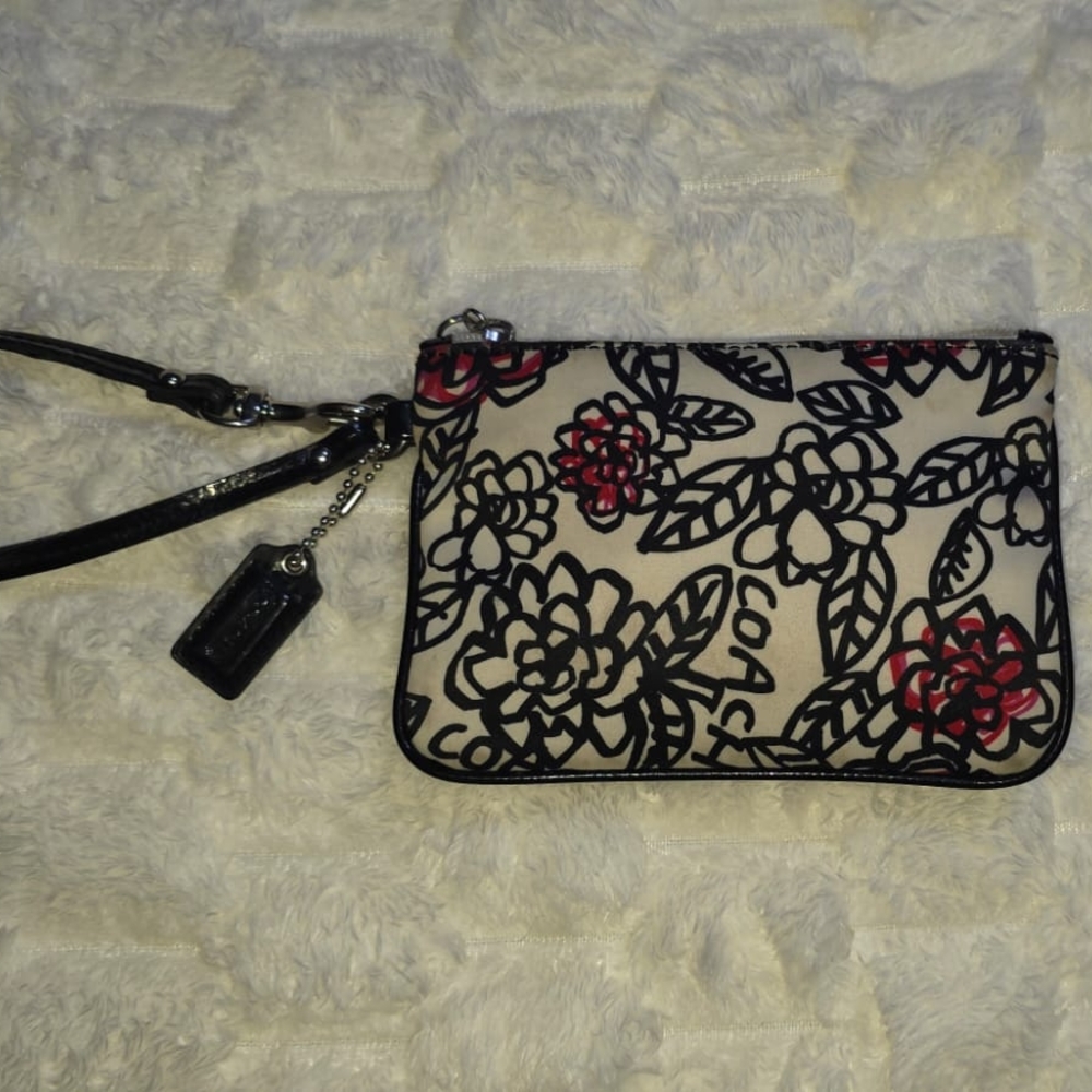 Coach Vintage Poppy Wristlet